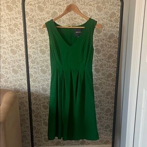 Moda Luxe Emerald V-Neck Pleated Midi Dress